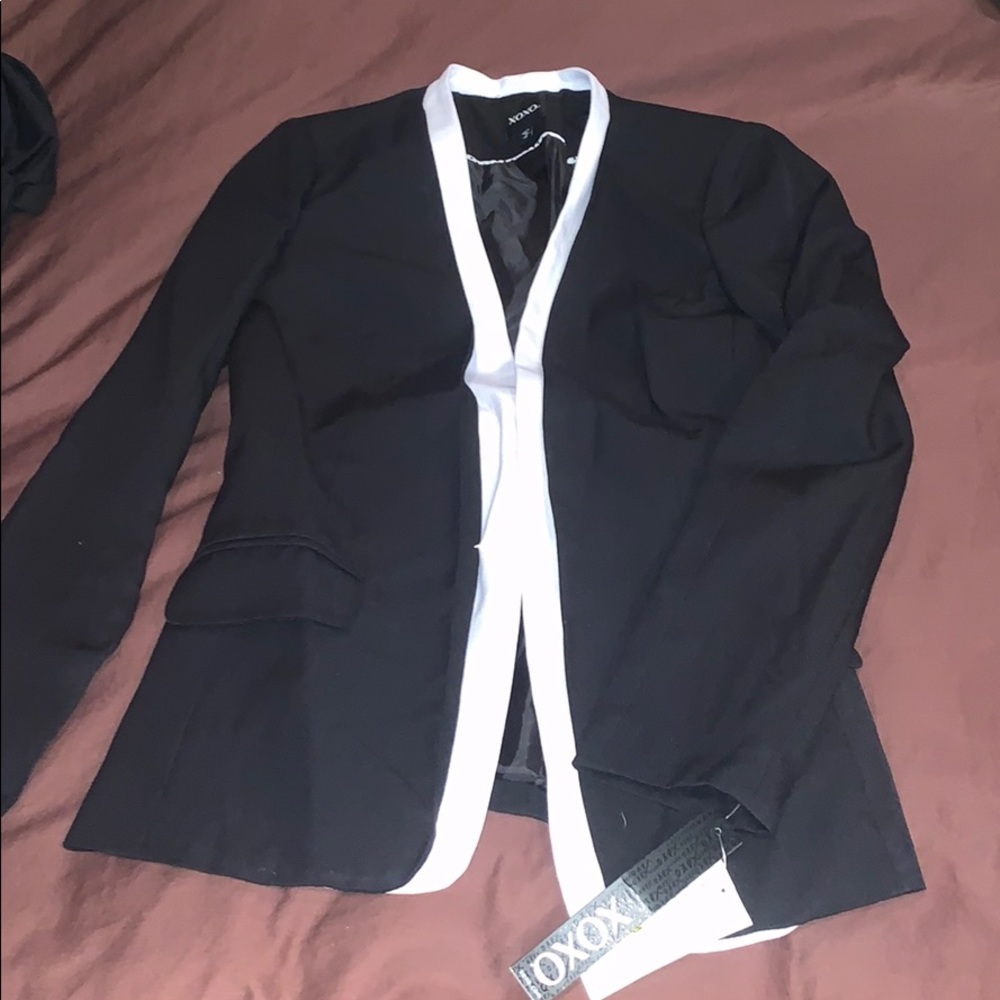 New Black & White blazer, with tags!